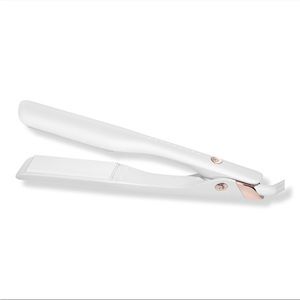 NIB T3 Lucea 1.5'' Flat Iron / Straightener